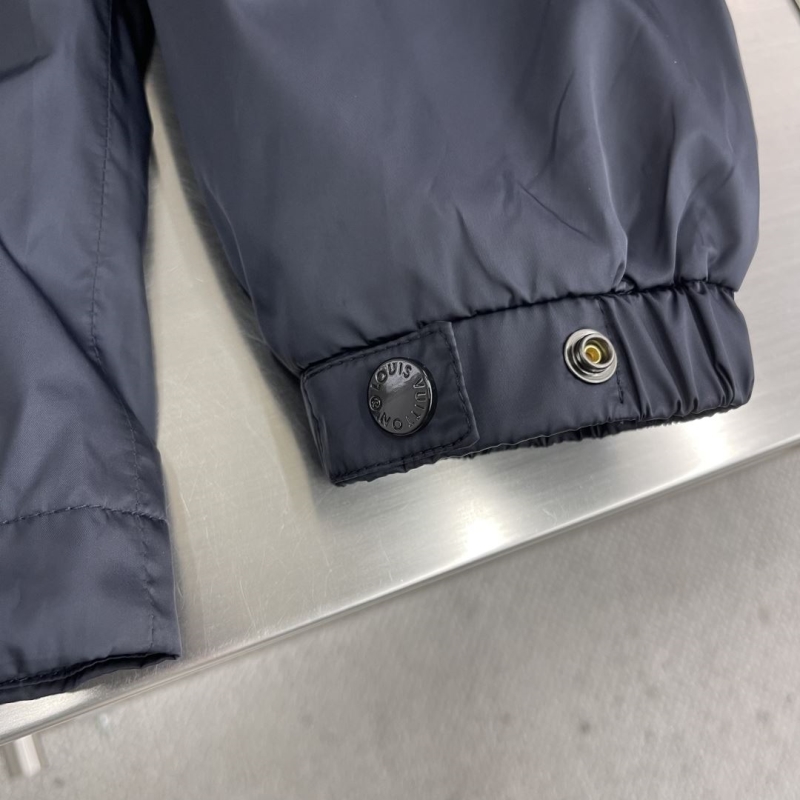 l0vis Vvtt0n outwear